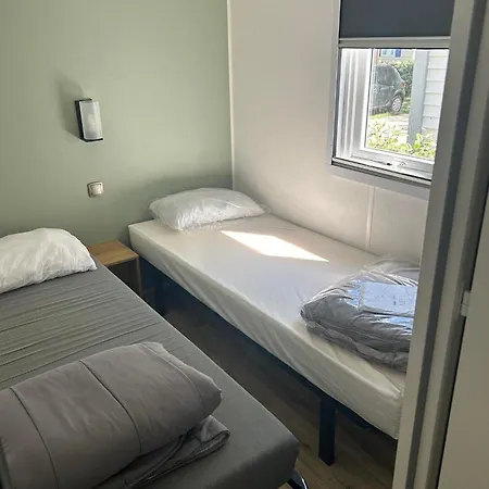 Mobil-home 3ch Climatise 5 500m مكان تخييم فيندريه