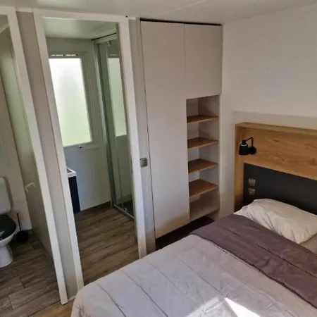 Kemp Mobil-home 3ch Climatise 5 500m *