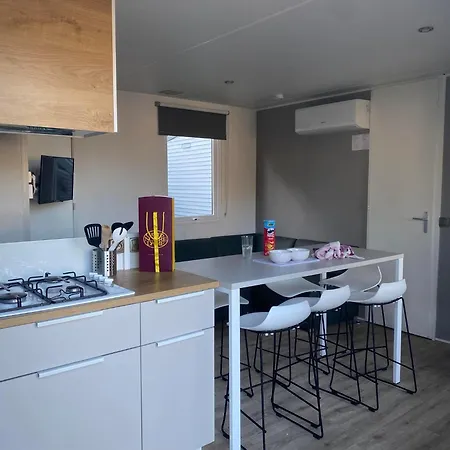 Mobil-home 3ch Climatise 5 500m * Vendres