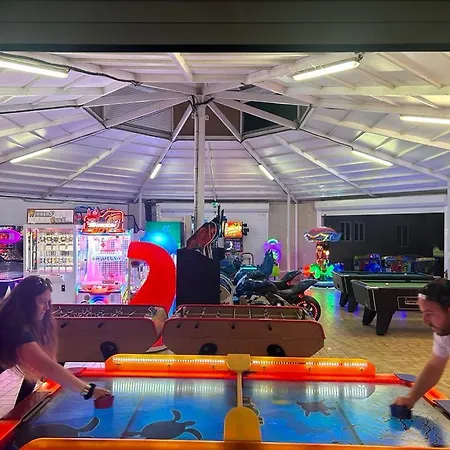 Kemp Mobil-home 3ch Climatise 5 500m *